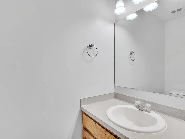 Belmont Heights Apartments & Townhomes — Photo 76