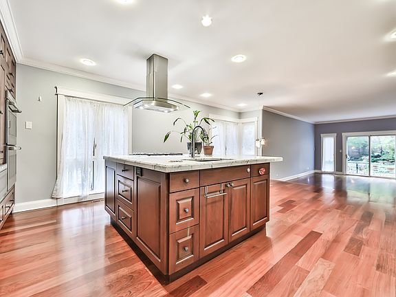 2nd image of 5517 S Blackstone Ave Unit 5517