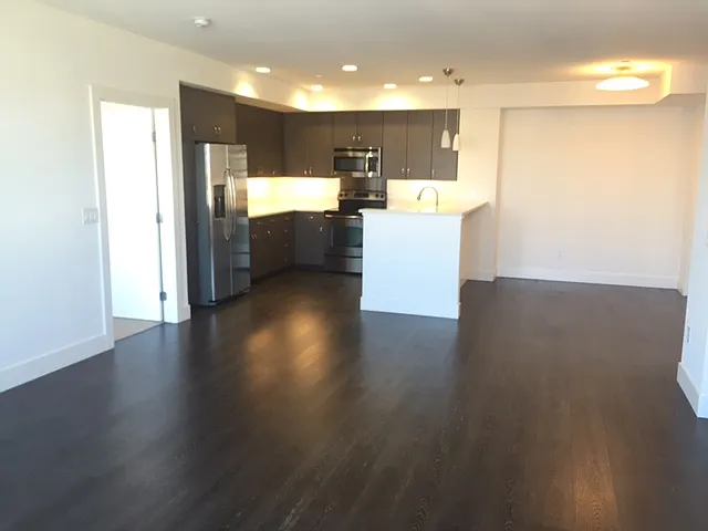 Pacific Terrace — Photo 14