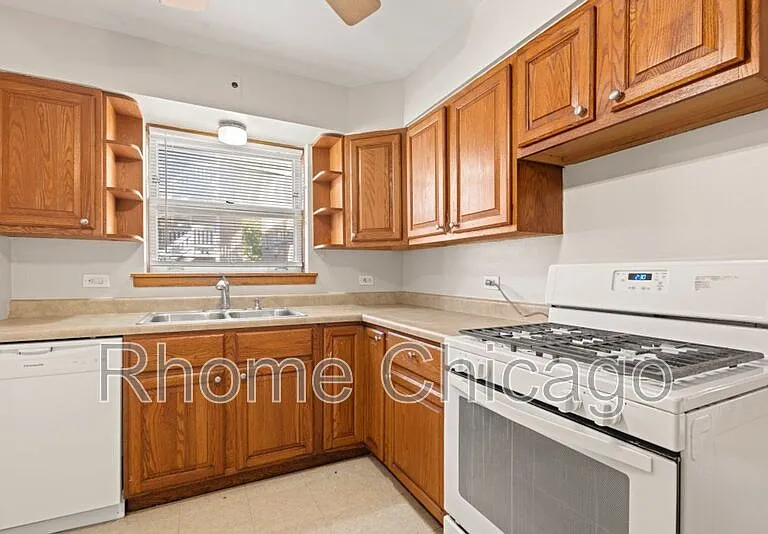 1816 Monroe St #1 — Photo 11
