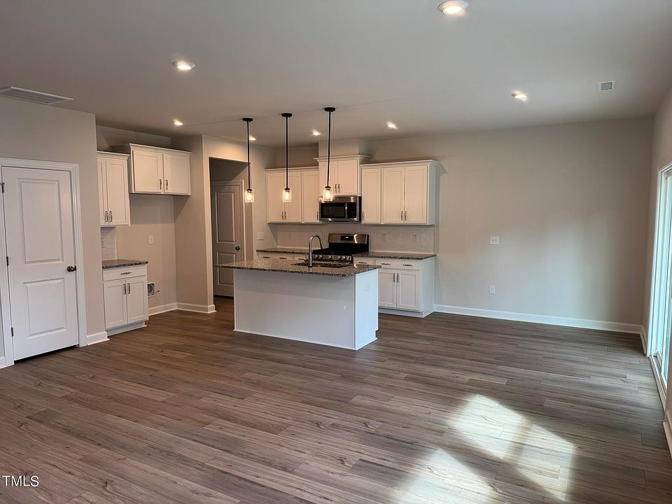1st image of 902 Montague Ave