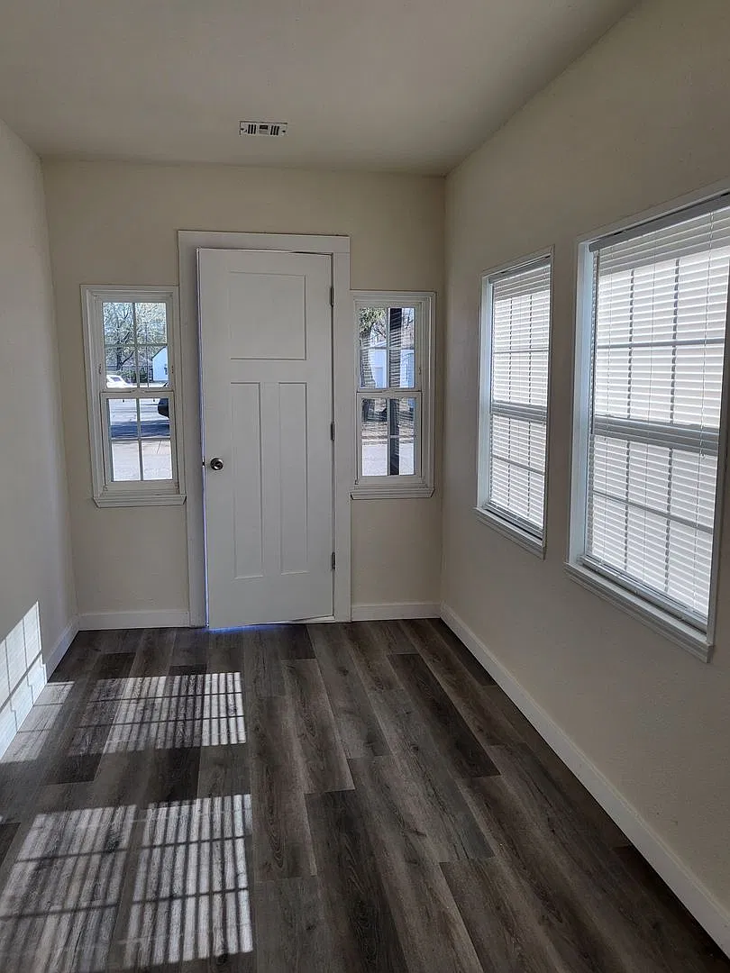 Great Location With A Beautiful Sunroom! — Photo 3