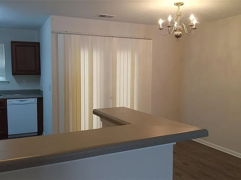 755 Crestwell Cir SW — Photo 6