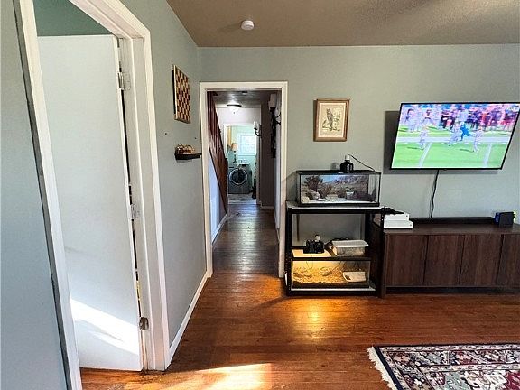 2nd image of 373 Chinquapin Rd