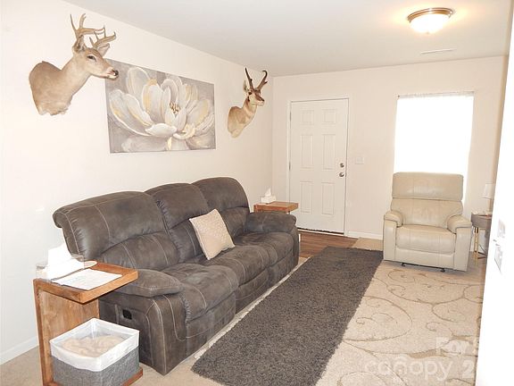 3rd image of 811 Chevelle Dr