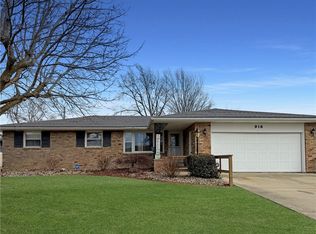 916 S 36th St, Mattoon, IL 61938
