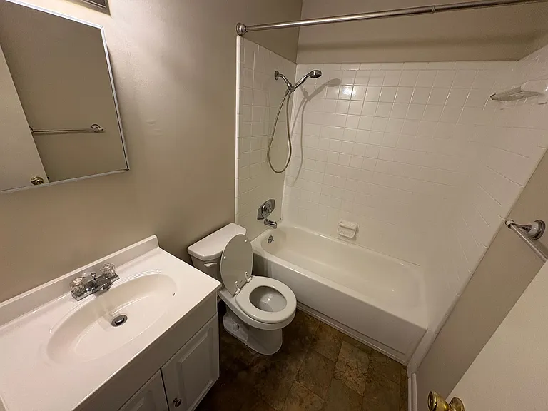 728 Montclair Dr — Photo 12