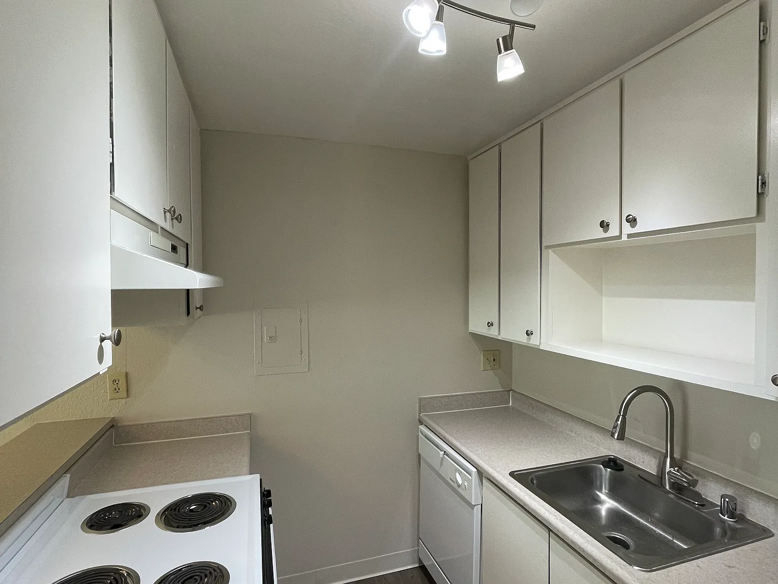 1 bed, 600 sqft, $1,545 — Photo 4