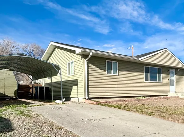 322 Kinnikinnick Dr, Riverton, WY 82501