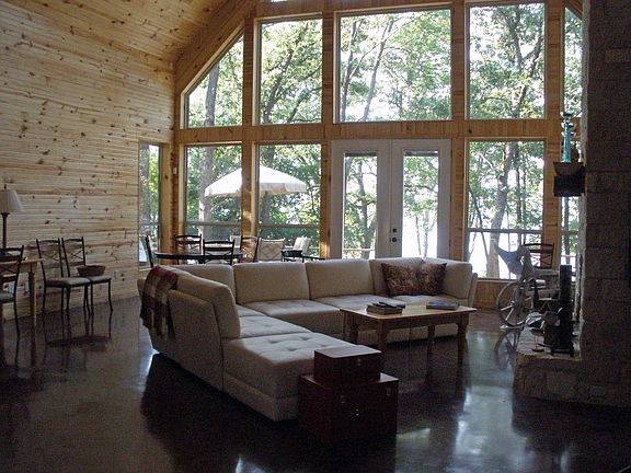 5th image of 904 Shoreline Dr