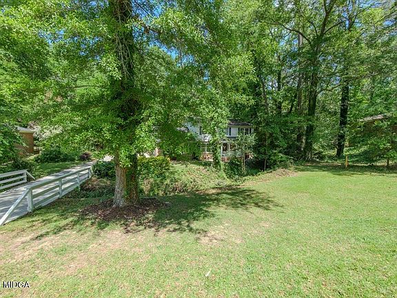 3rd image of 784 Malvern Hill Dr