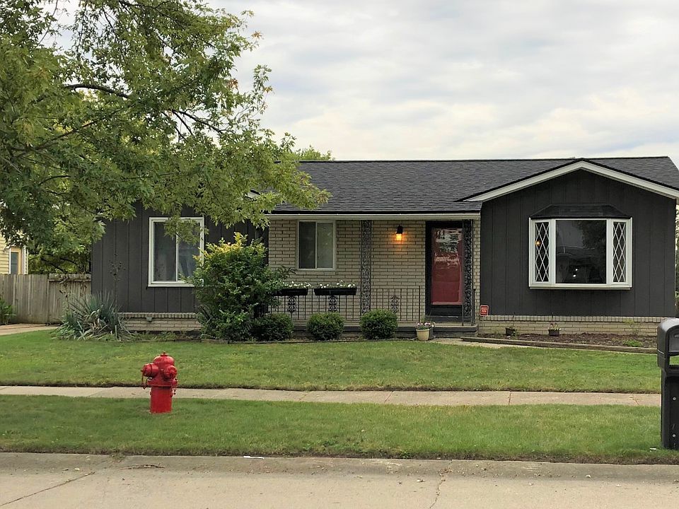 1st image of 42171 Fairview Dr