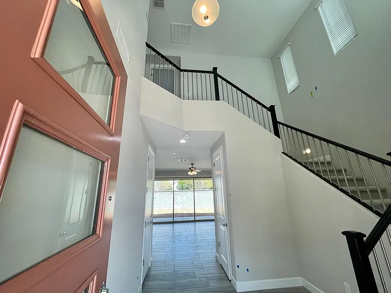 628 W Derringer Way — Photo 3