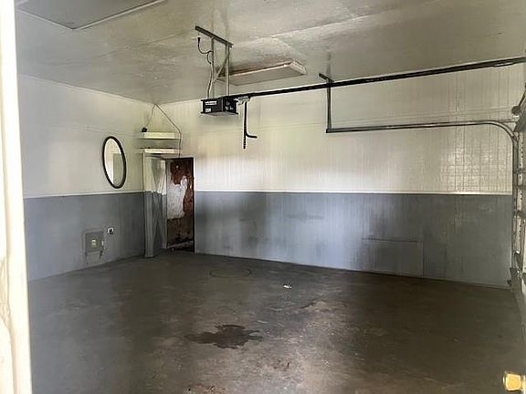 3rd image of 19353 Keller Ln