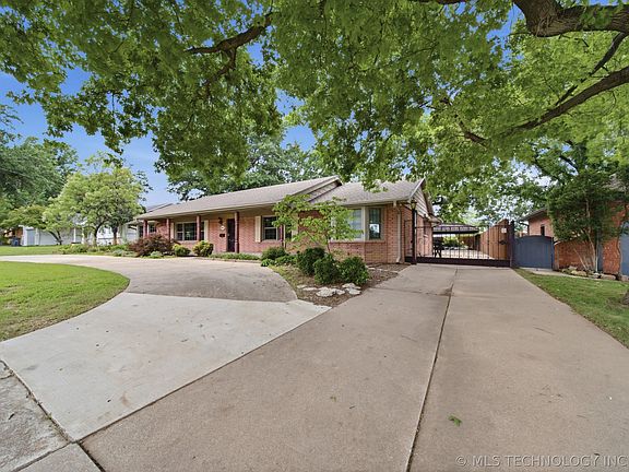 3rd image of 4631 E 55th Pl