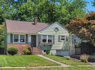 12 Stephen St, Montclair, NJ 07043