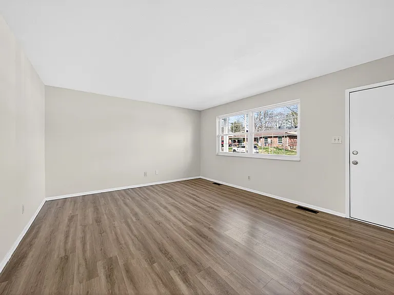 3253 Greenbridge Dr — Photo 5