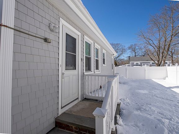 3rd image of 1077 Shelburne St