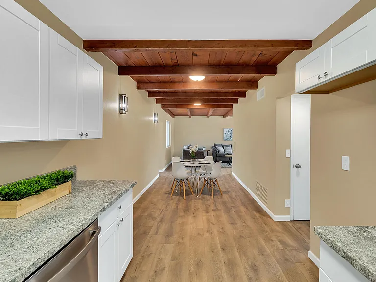2217 E Silver St — Photo 5