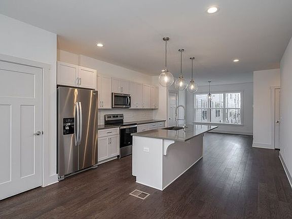 3rd image of 225 Cleveland St #225