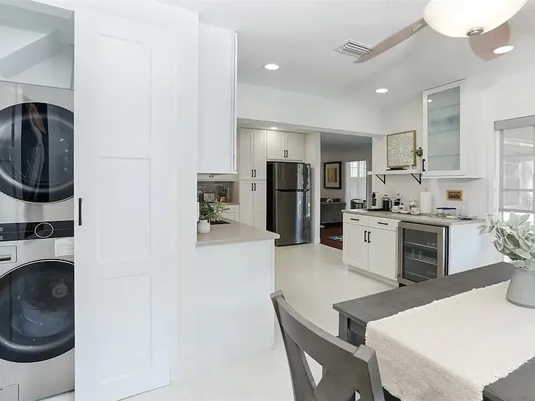 4014 W Palmira Ave — Photo 17