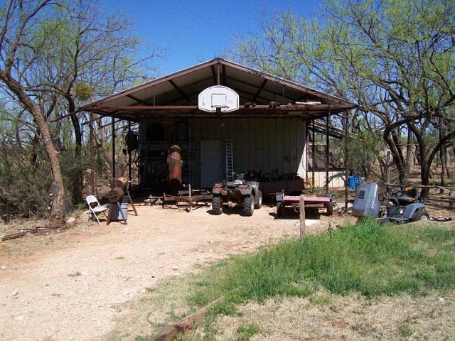 2nd image of 825 County Road 421