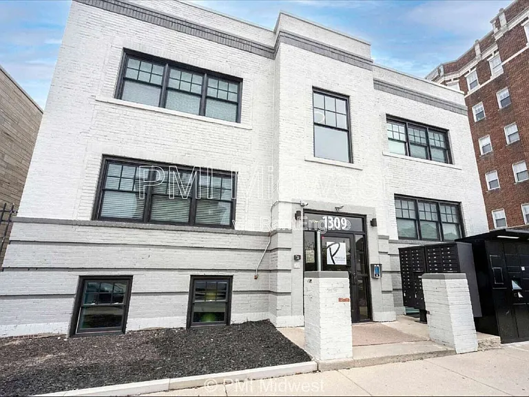 Priscilla Apartments — Photo 42