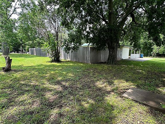 5th image of 200 SE Lincoln Ave