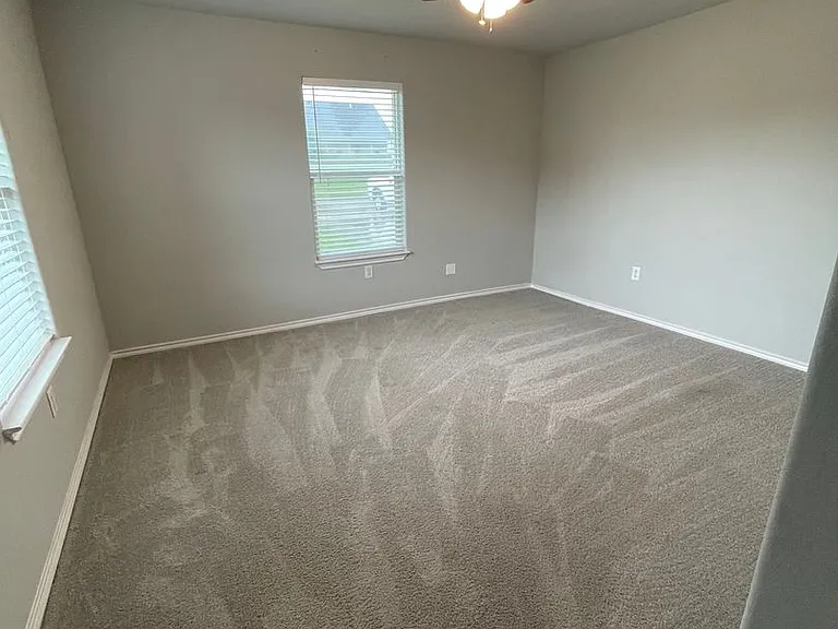 1101 Parkview Dr — Photo 9