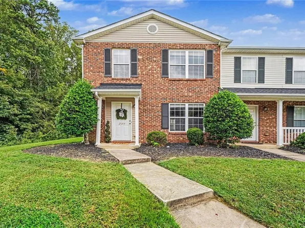 2044 Waterstone Ln, High Point, NC 27265