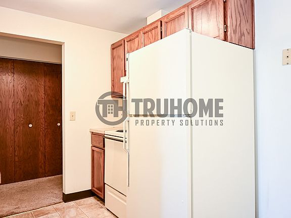 4th image of 715 N 40th St #45