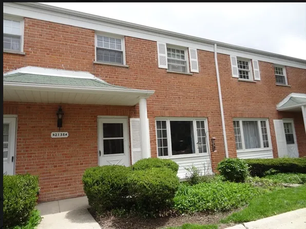 2138 Rugen Rd, Glenview, IL