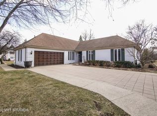 1355 W Borders Dr, Palatine, IL 60067