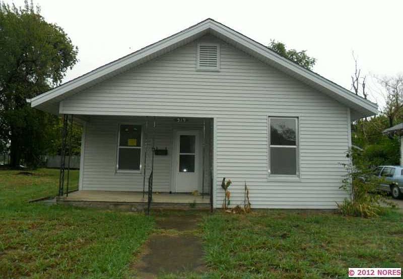 1st image of 319 S Zunis Ave