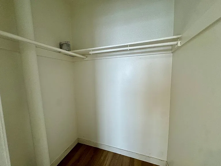 2651 S Cloverdale Ave — Photo 20