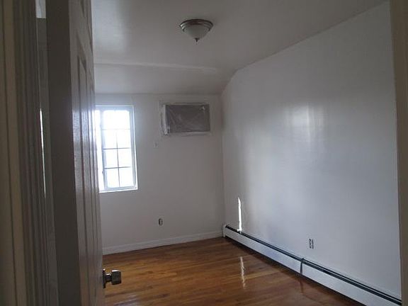 4th image of 1496 E 95th St #2