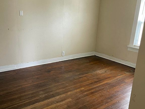 5th image of 2401 Dodson Ave