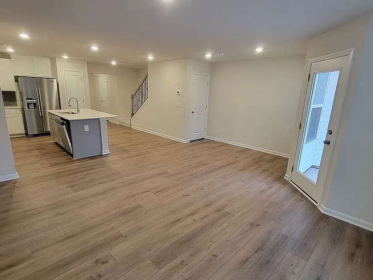 907 Powder Creek Dr — Photo 9