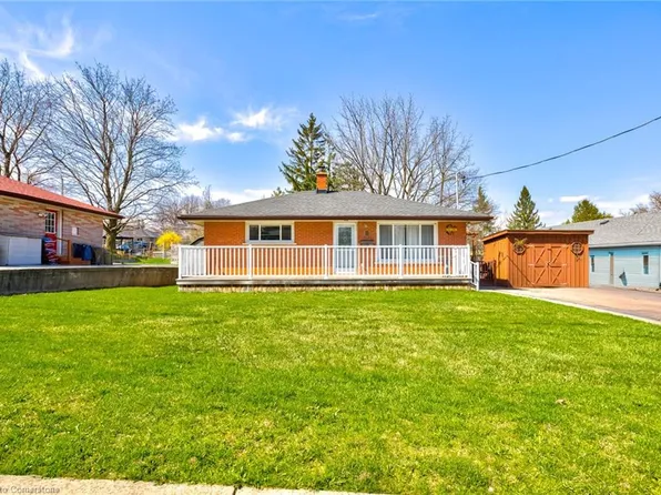 3 Thomas St, Cambridge, ON N3C 1L2