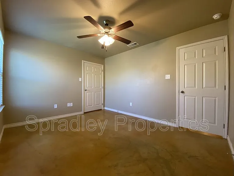 1572 Brady Way — Photo 7