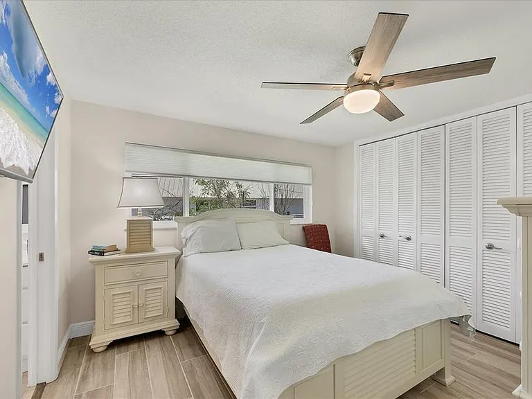 5585 Contento Dr — Photo 15