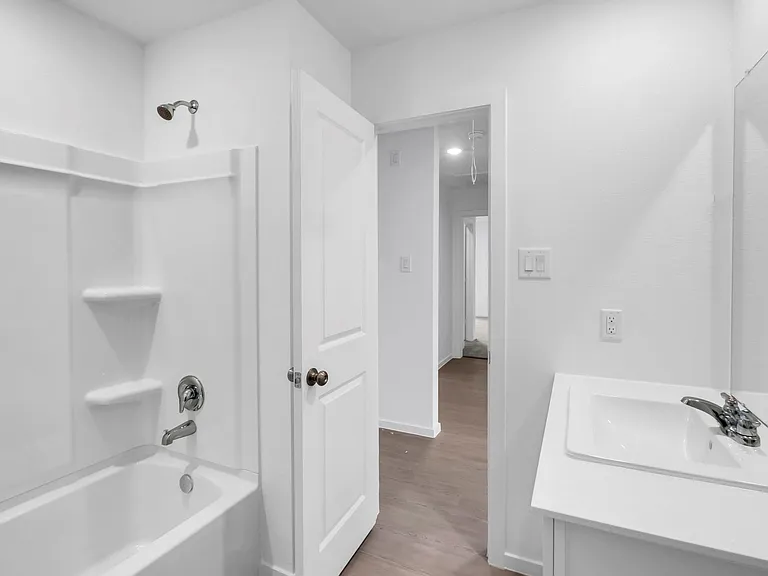 6411 Linden Leaf Dr — Photo 14