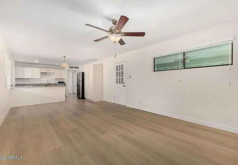220 E McKinley St — Photo 14