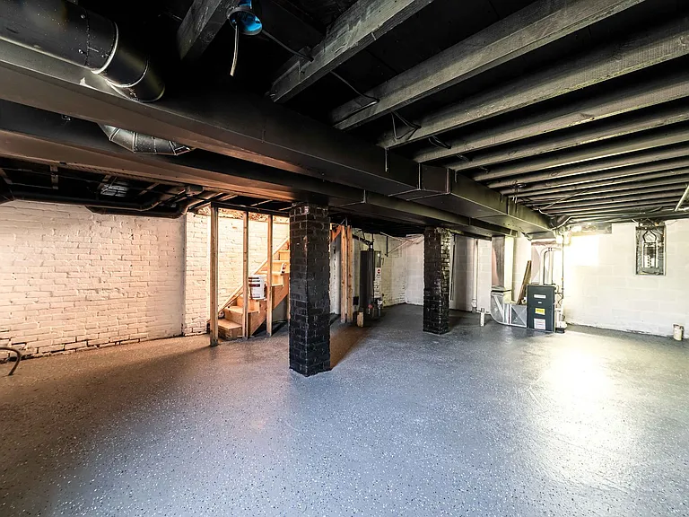 156 Leicester - FDR — Photo 17