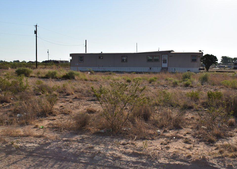 2nd image of 927 Yucca Ave