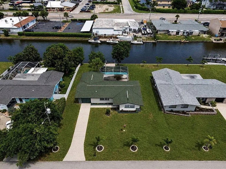 1725 Bikini Ct — Photo 2