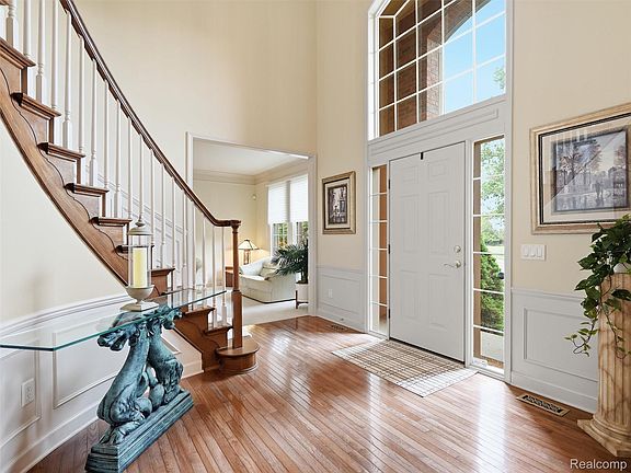 5th image of 7025 Yorkshire Ct