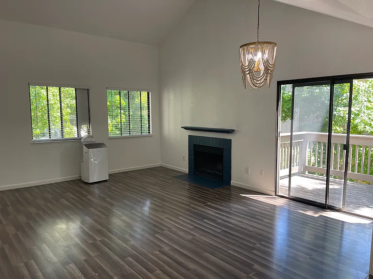 2527 Westberry Dr — Photo 3