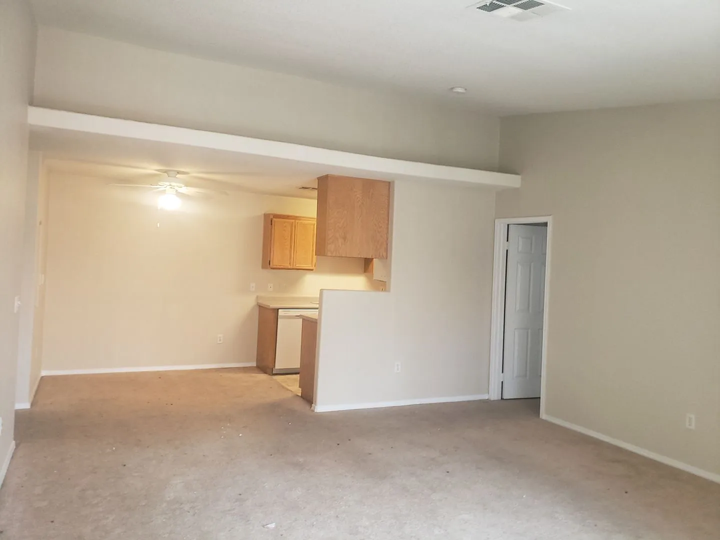 4730 E Craig Rd — Photo 4