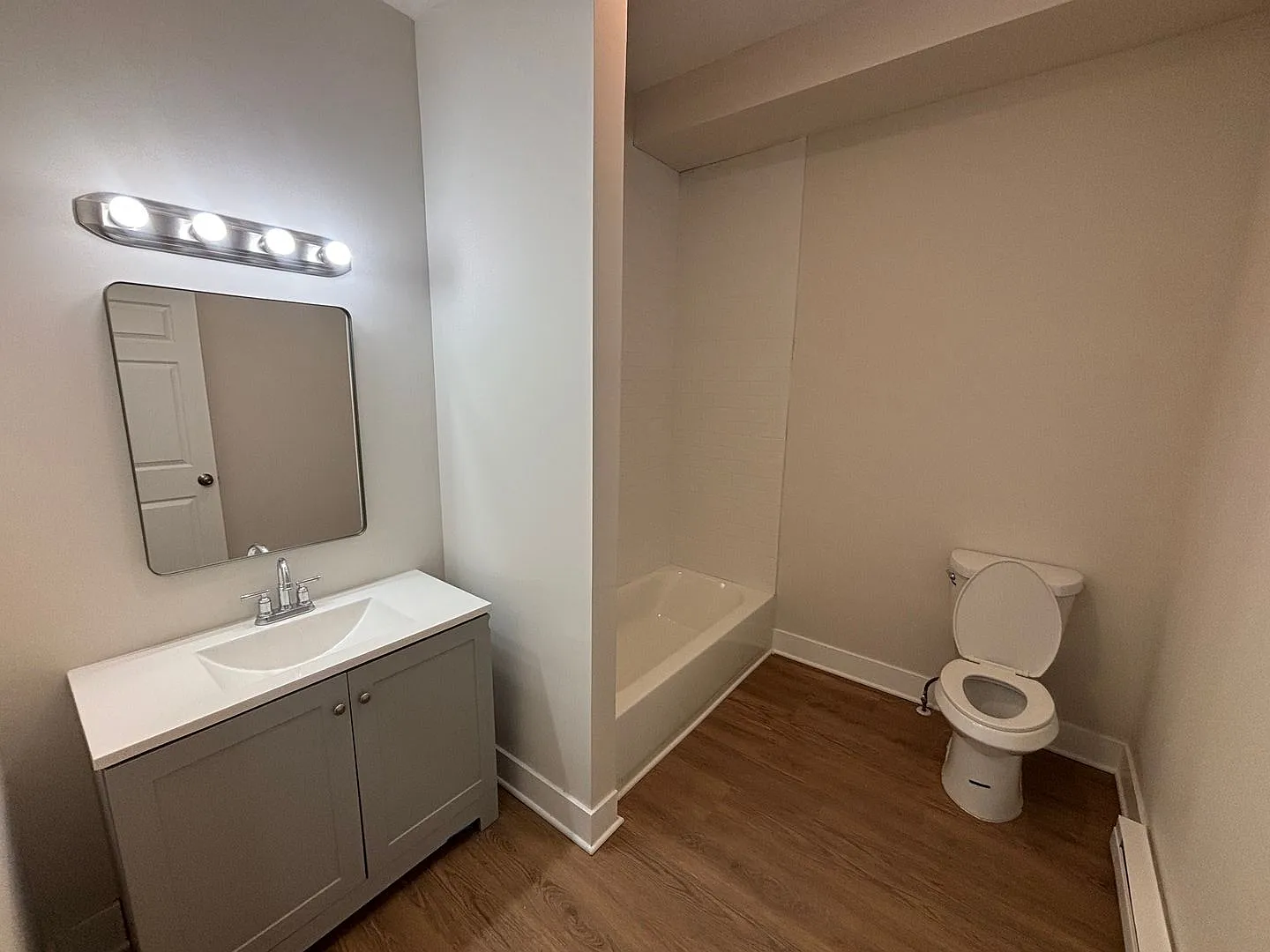 Luxury 2-Bedroom Apartment — Photo 3